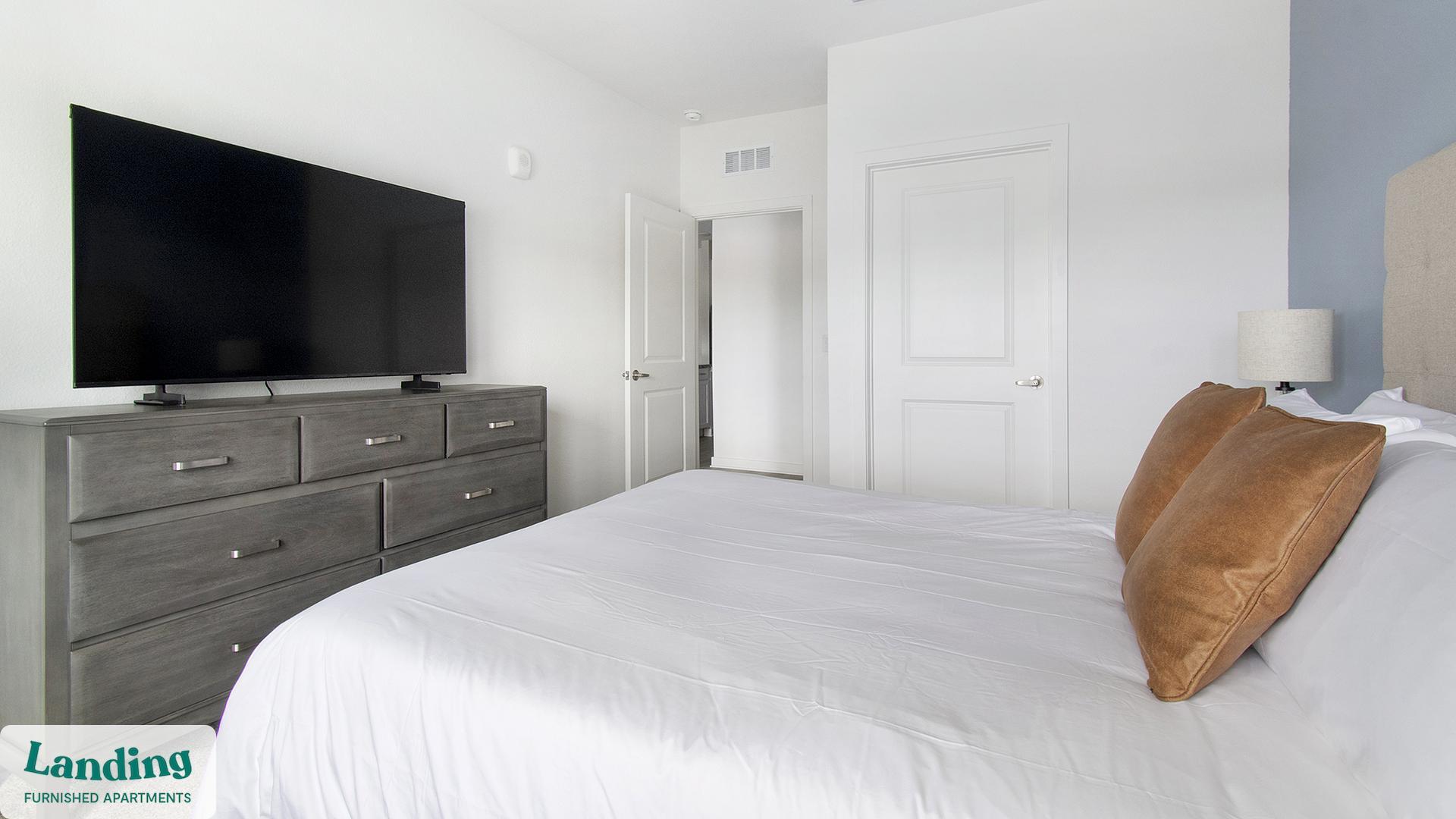 Building Photo - 12525 Tibbets Ln