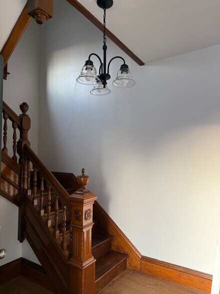 Building Photo - 89 Belmont St