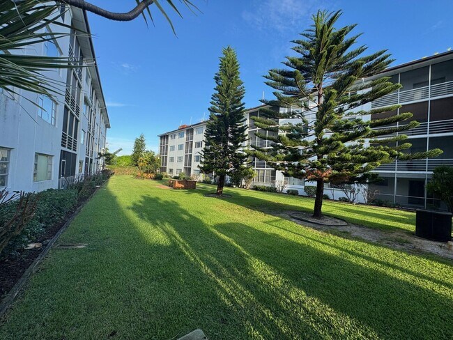 Building Photo - 4500 N Flagler Dr