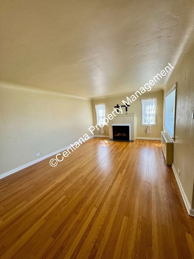 Building Photo - $500 off first months rent on 3 bed 2 bath...