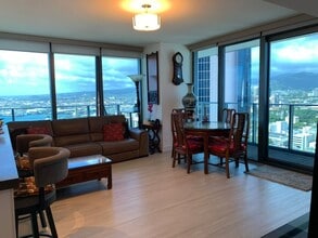 Building Photo - Fully Furnished 2B+office/2 BA/2 Parking on High Floor Corner Unit with Ocean View