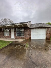 Building Photo - 2 Bedroom Duplex off Hwy 29 S