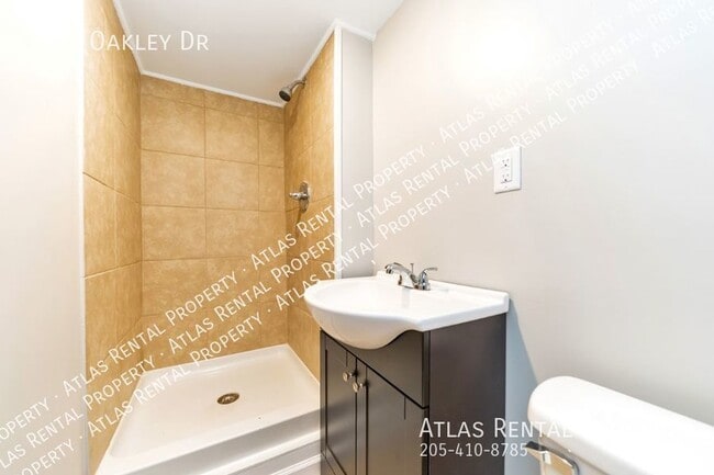 Building Photo - 1200 Oakley Dr