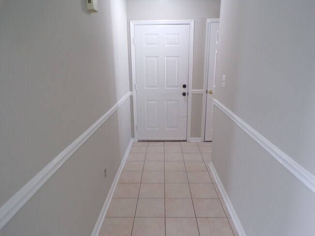Building Photo - 1019 Furia Dr
