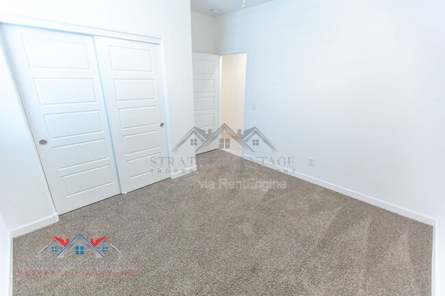 Building Photo - 1673 N Wrigley Dr