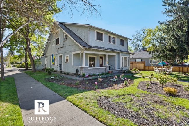 Building Photo - Vintage East Medford Living / Huge Private Front Porch