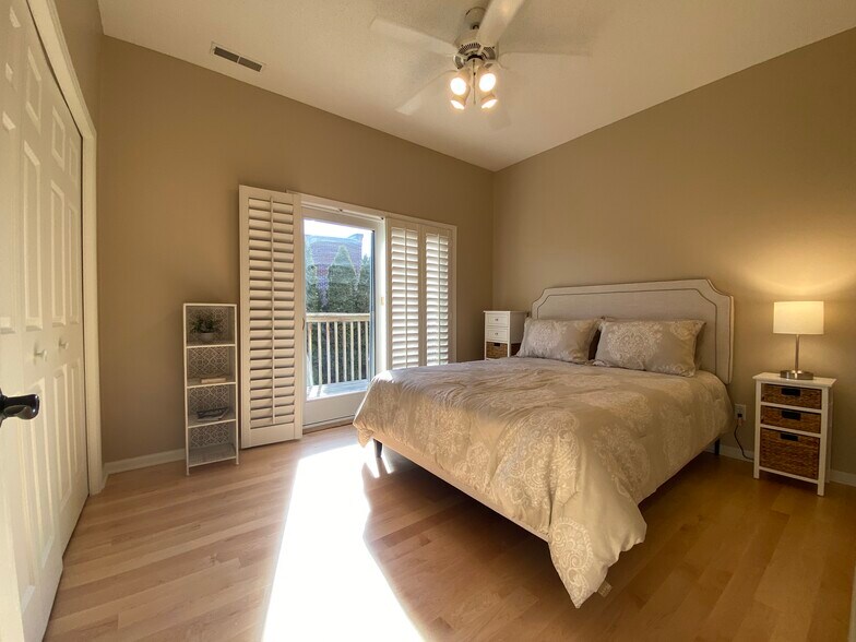Bed w/Balcony - 311 3rd St S