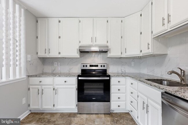 Building Photo - 1211 Springtide Pl