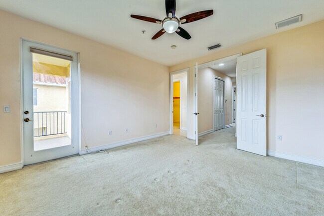Building Photo - 1408 3rd St Cir E