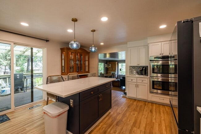 Building Photo - Rare Rental Opportunity: Premium 4-BR Home with Panoramic Views