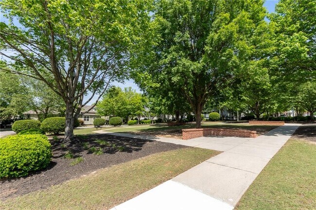 Building Photo - 165 Mansfield Dr