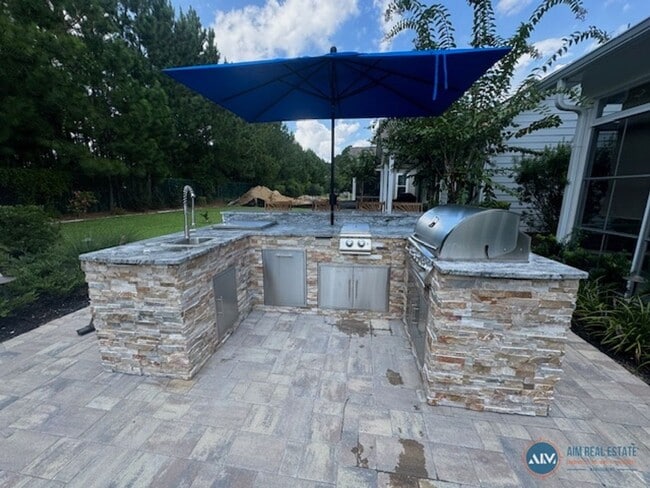 Building Photo - Beautiful custom home in Hampton Lake!