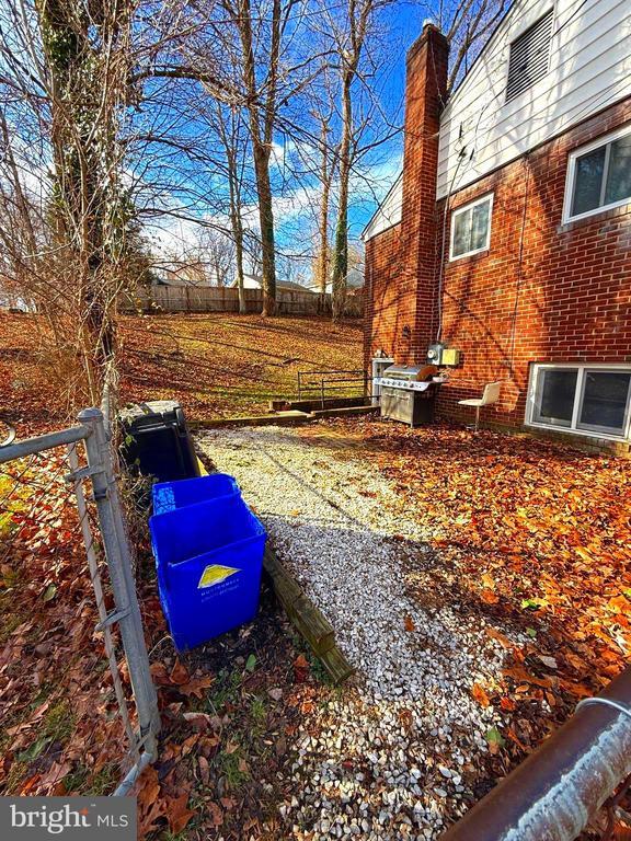 Building Photo - 11212 Dewey Rd