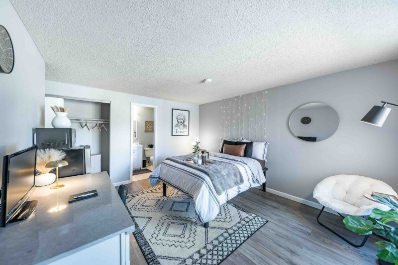 Building Photo - 1617 N Virginia St