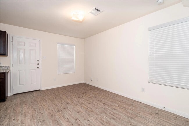 Building Photo - 12727 Veterans Ranch Rd