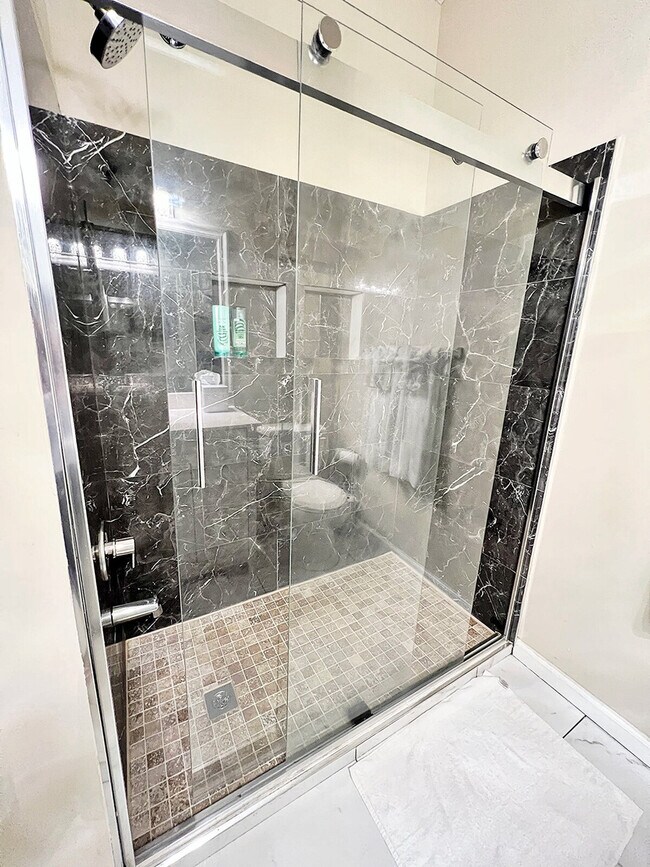 Building Photo - 4710 Cambridge Park Ct NW