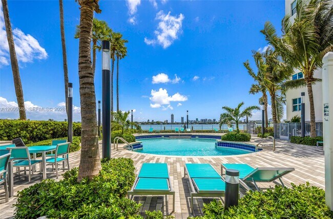 Building Photo - 7501 E Treasure Dr