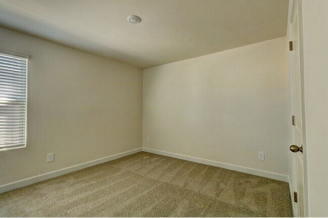 Building Photo - 5037 Poplin Vly