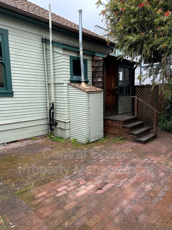 Building Photo - 205 15th St