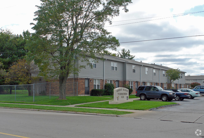 Primary Photo - Summit Square Townhouses