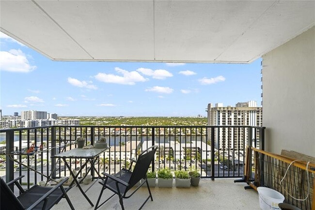 Building Photo - 2201 S Ocean Dr