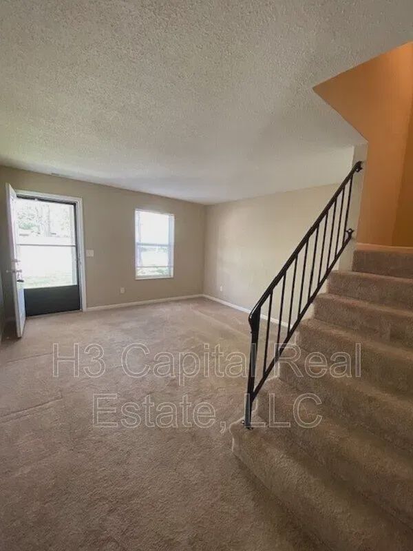 Building Photo - 112 Sunnyside St