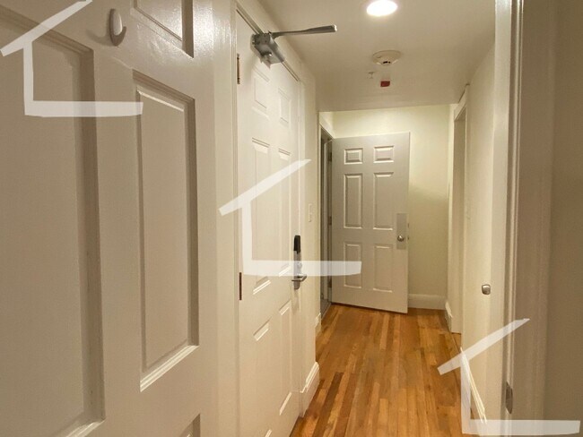 Building Photo - Inexpensive Allston Studio Apt!!