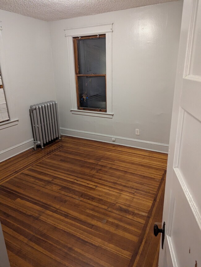 Building Photo - 449 New Britain Ave