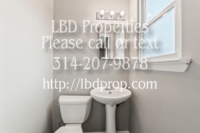 Building Photo - 490 St Marie St