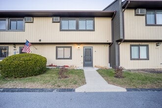 Building Photo - 404 Chelsea Cove S