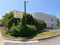Building Photo - Beech St. Apartment Available May 31st!