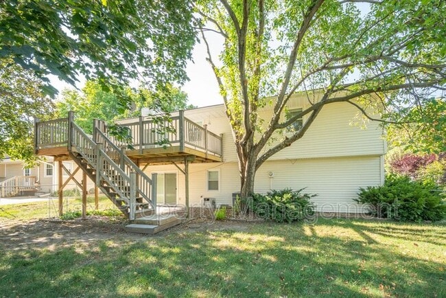 Building Photo - 5315 Merced St