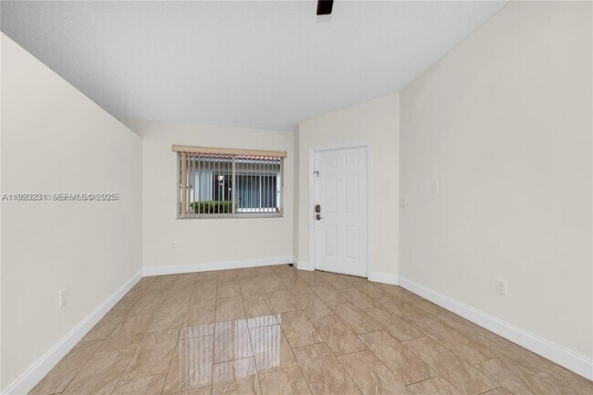 Building Photo - 113 Danielle Ct