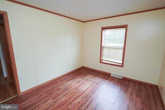 Building Photo - 12179 Country Dr