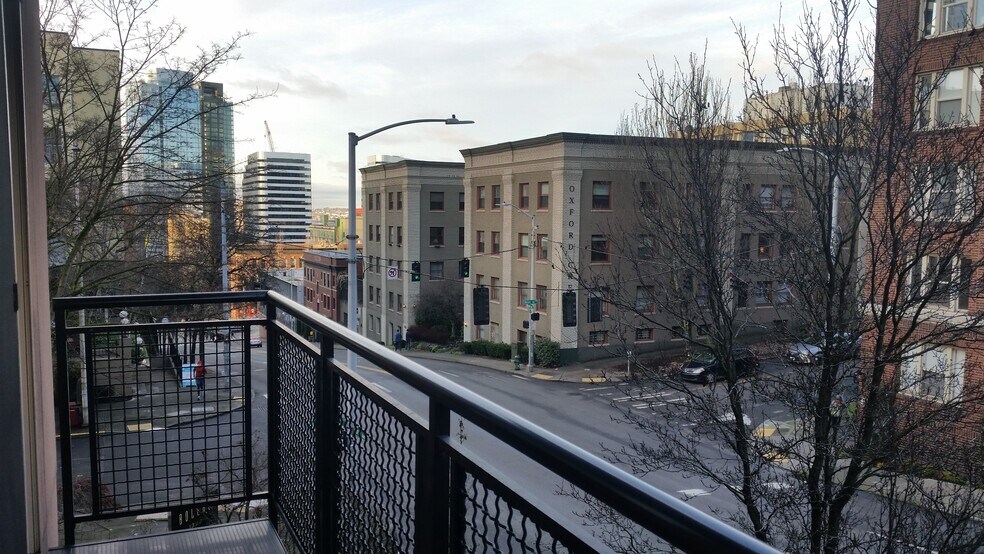 Building Photo - 1323 Boren Ave