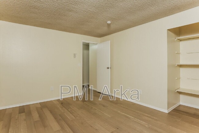 Building Photo - 14404 NE 31st St