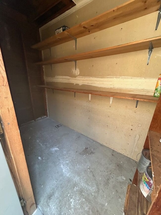Building Photo - Charming 3 Bedroom, 2.5 Bathroom Condo in ...