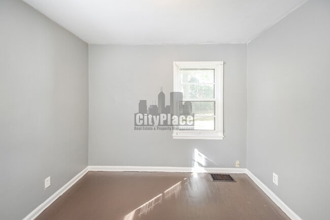 Building Photo - 4512 Payton Ave