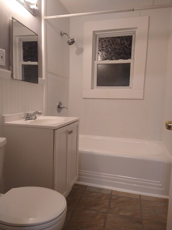 Building Photo - 6 Brandon Rd