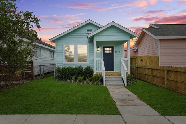 Primary Photo - 5123 Avenue L