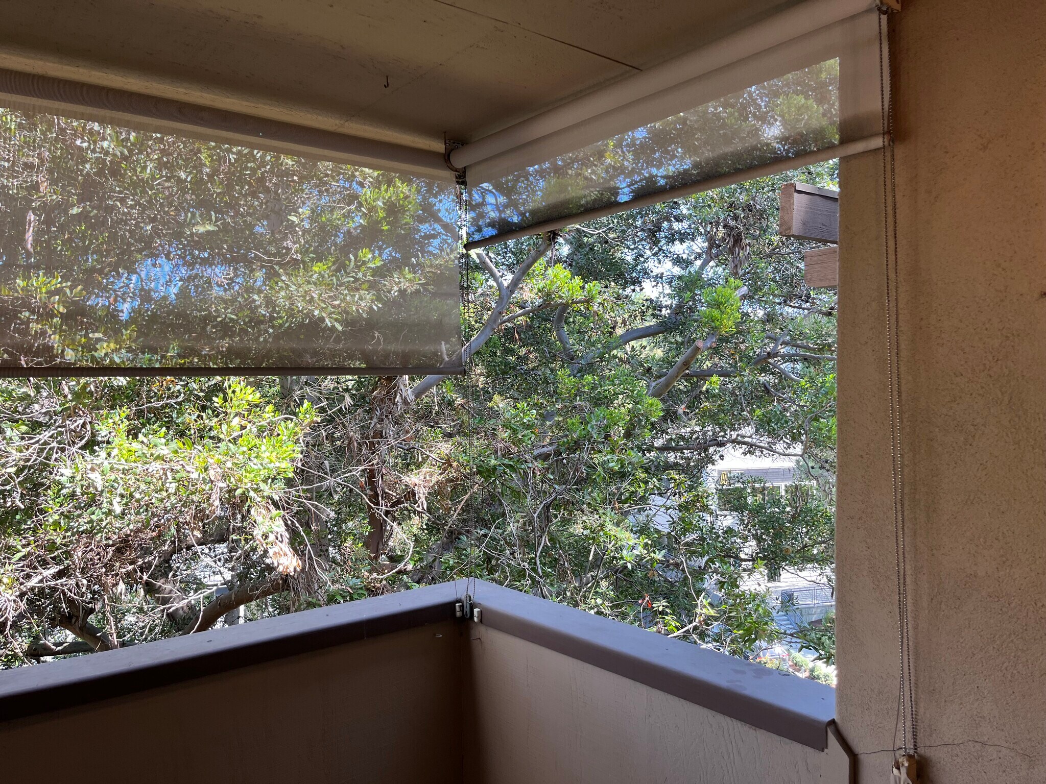 Building Photo - 8860 Villa La Jolla Dr