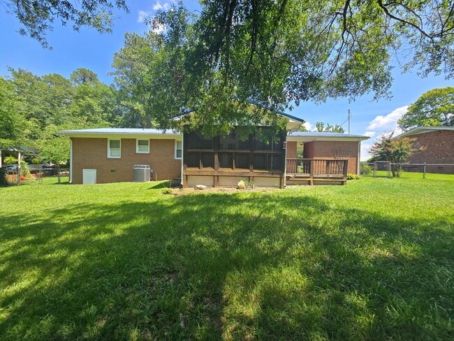 Building Photo - 120 Milton Ave