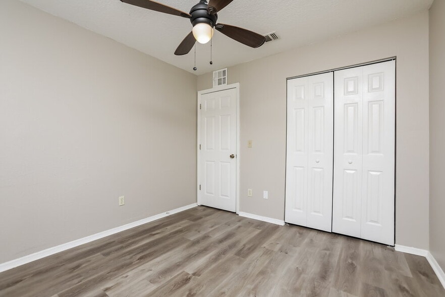 Building Photo - 1018 Corkwood Dr