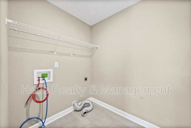 Building Photo - 415 Glenstone Springs Dr