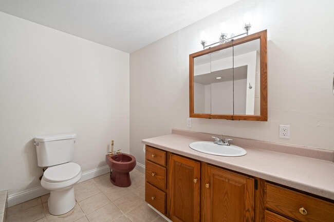 Building Photo - 1018 Bonnie Brae Ln