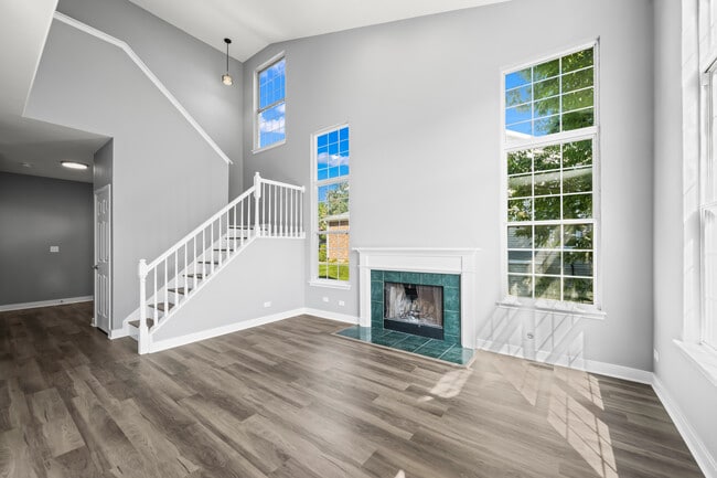 Building Photo - 231 Grandview Ct