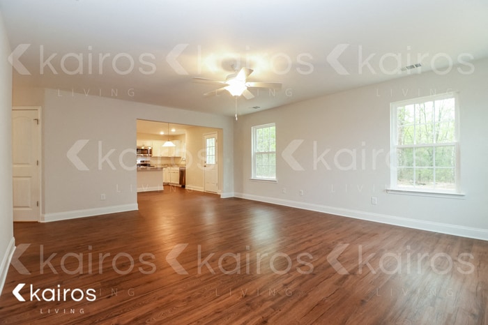 Building Photo - 229 Western Red Cedar Dr