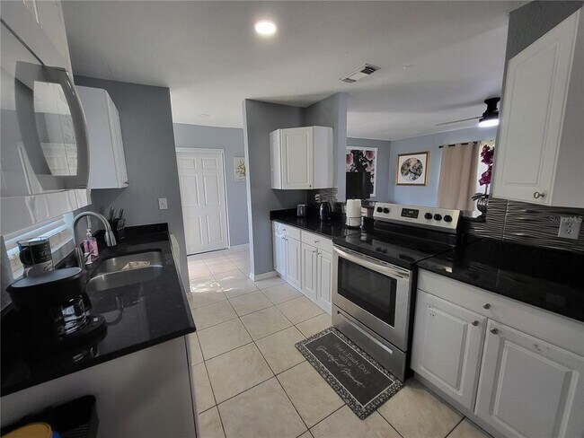 Building Photo - 4182 Gardner Dr