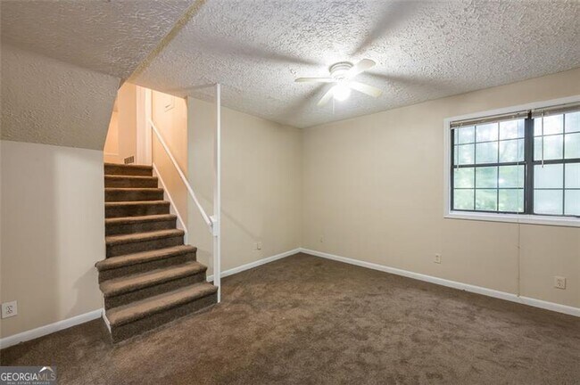 Building Photo - 3038 Courtney Dr