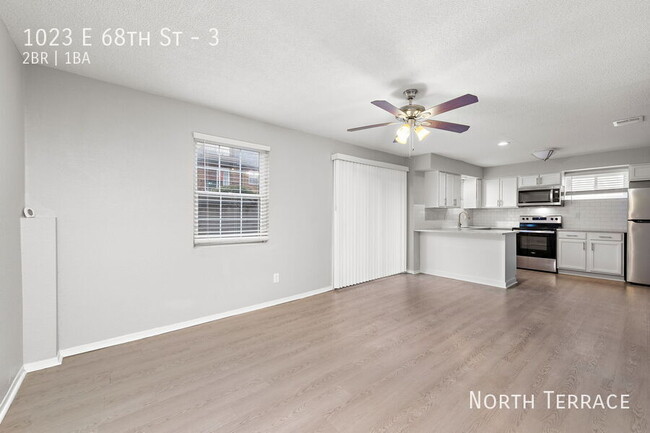 Building Photo - 1023 E 68th St